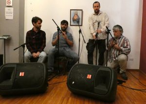 Ci si dispone per la performance concerto di Pulse